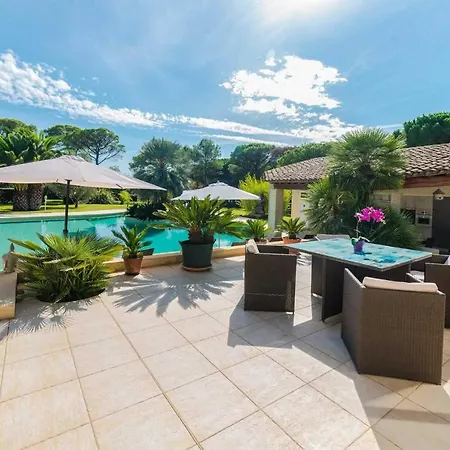 Puget-sur-argens Sleeps 8 Wifi Βίλα *