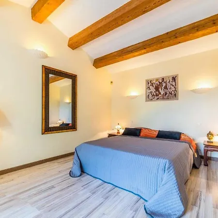 Puget-sur-argens Sleeps 8 Wifi *
