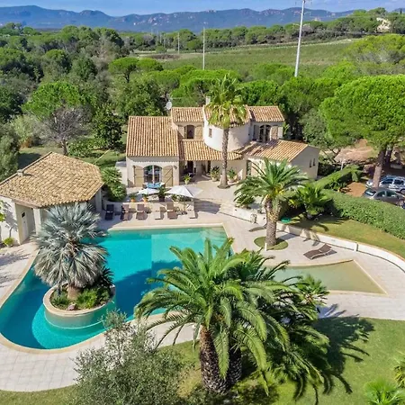 Puget-sur-argens Sleeps 8 Wifi Βίλα *