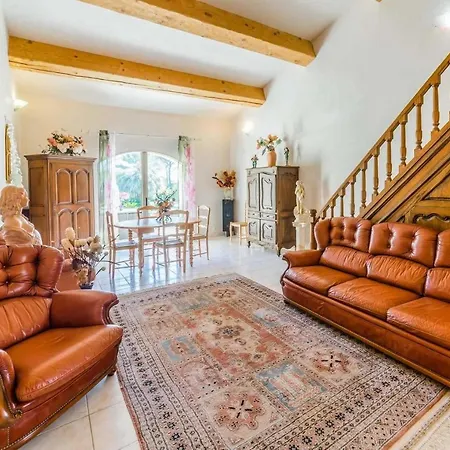 Puget-sur-argens Sleeps 8 Wifi * Fréjus